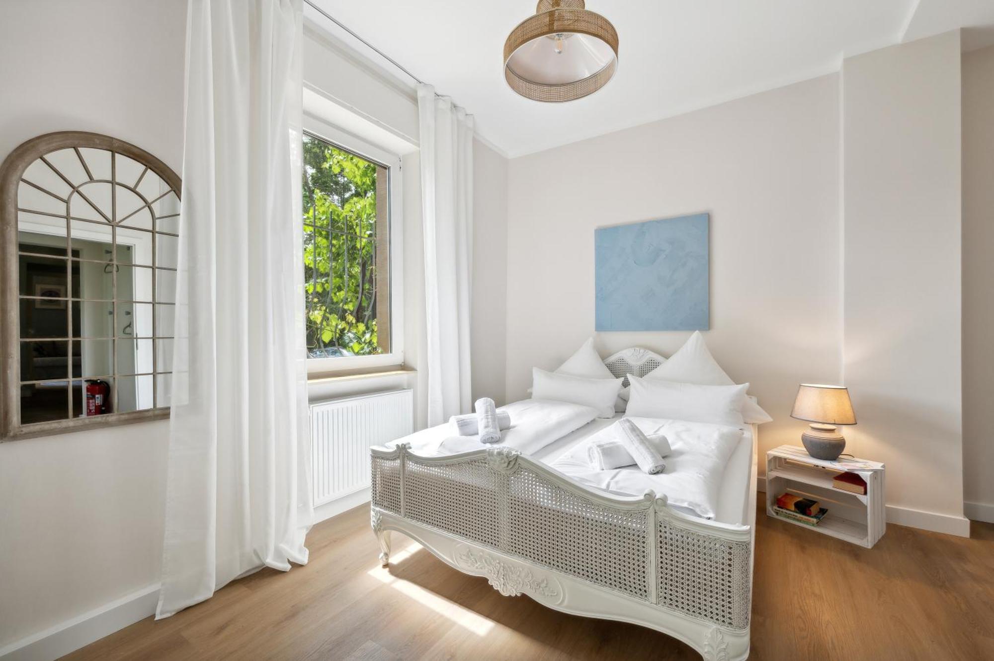 Altstadt Apartment Am Wasser Mit Parkplatz Und Riesigem Garten Бад Кройцнах Екстериор снимка